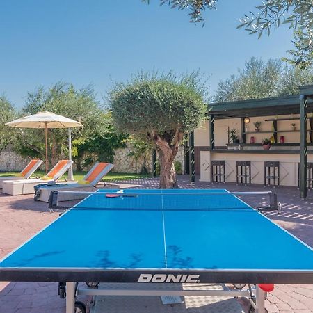 Astarte Villas - Istar Villa With Tennis Court Makhairádhon Zewnętrze zdjęcie