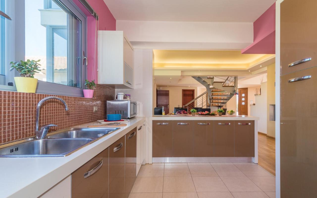Astarte Villas - Istar Villa With Tennis Court Makhairádhon Zewnętrze zdjęcie