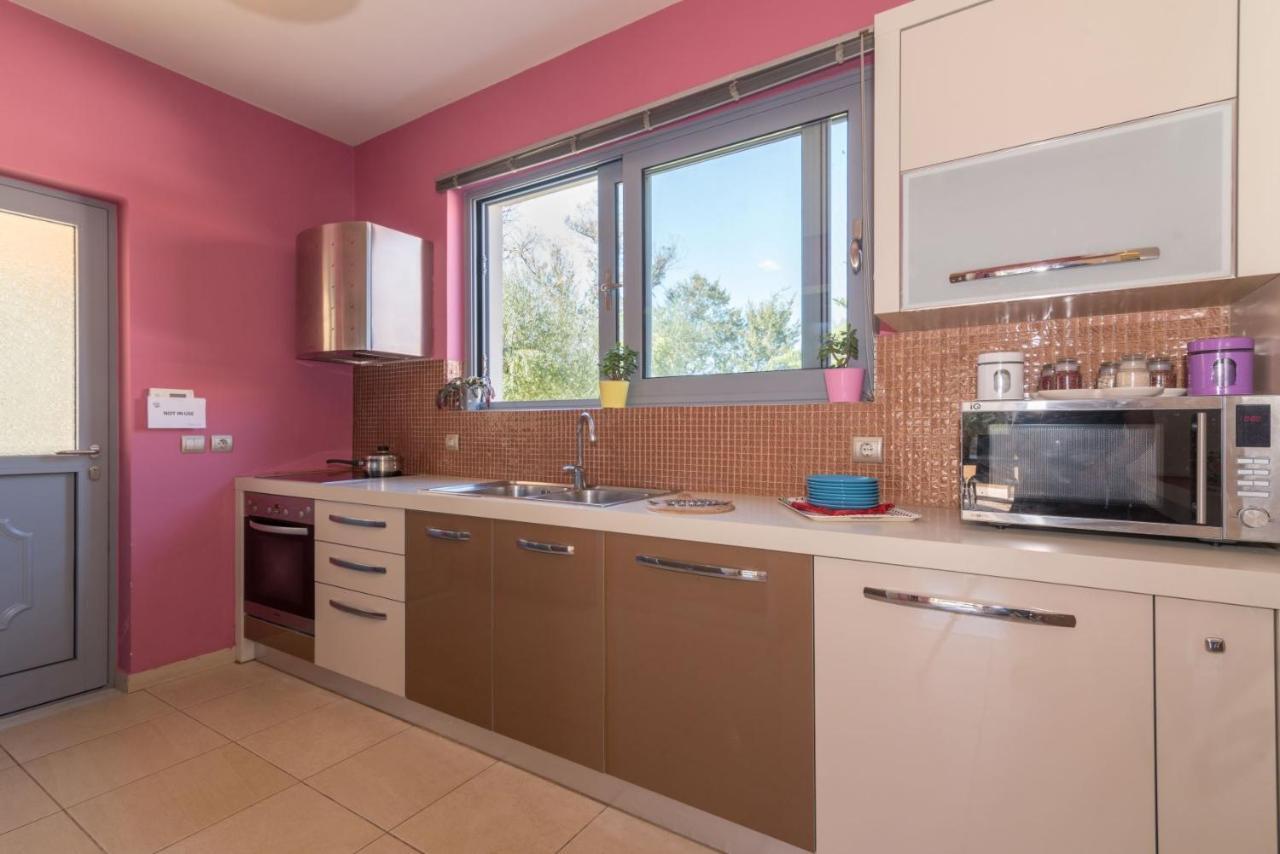 Astarte Villas - Istar Villa With Tennis Court Makhairádhon Zewnętrze zdjęcie