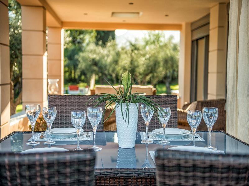 Astarte Villas - Istar Villa With Tennis Court Makhairádhon Zewnętrze zdjęcie