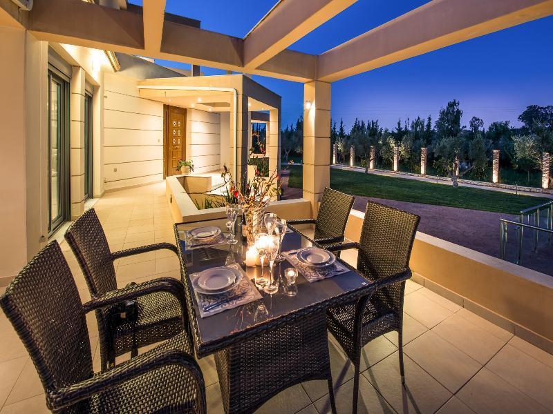 Astarte Villas - Istar Villa With Tennis Court Makhairádhon Zewnętrze zdjęcie